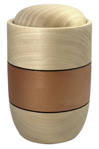 Tierune aus massivem Lindenholz mit Zierstreifen